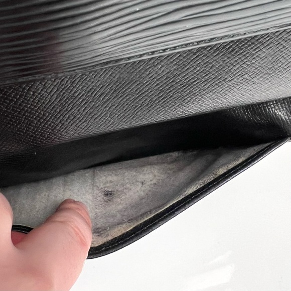 Louis Vuitton Epi Sarah wallet - Picture 9 of 10